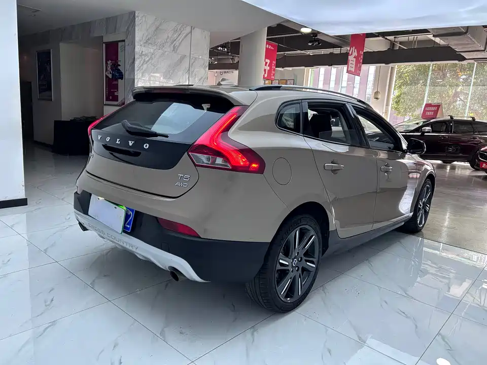 Volvo V40
