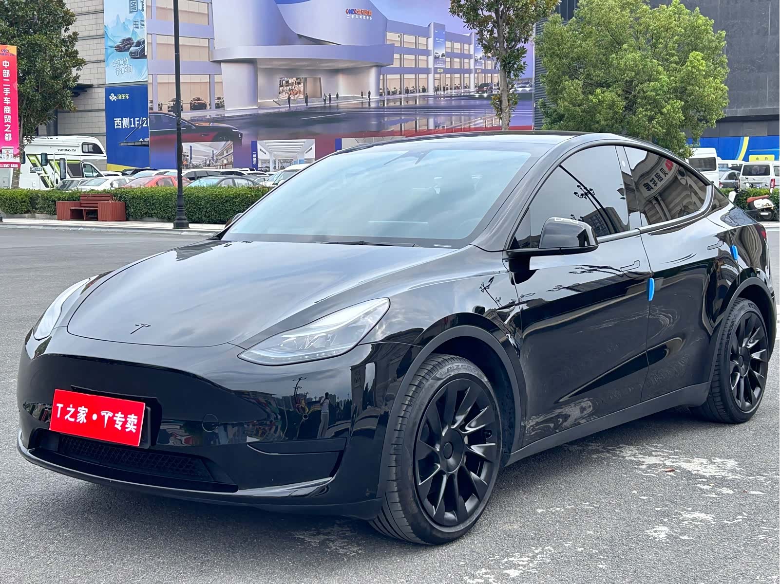 Tesla Model Y, 2023 1