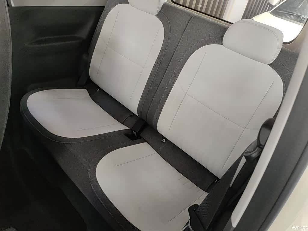 Geely Panda, 2025 17