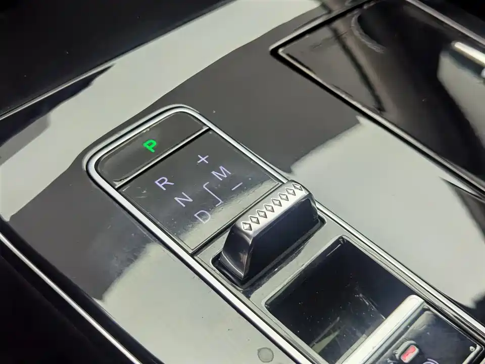 Exeed Chasing the wind