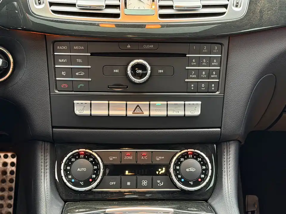 Mercedes-Benz CLS Mercedes-Benz CLS