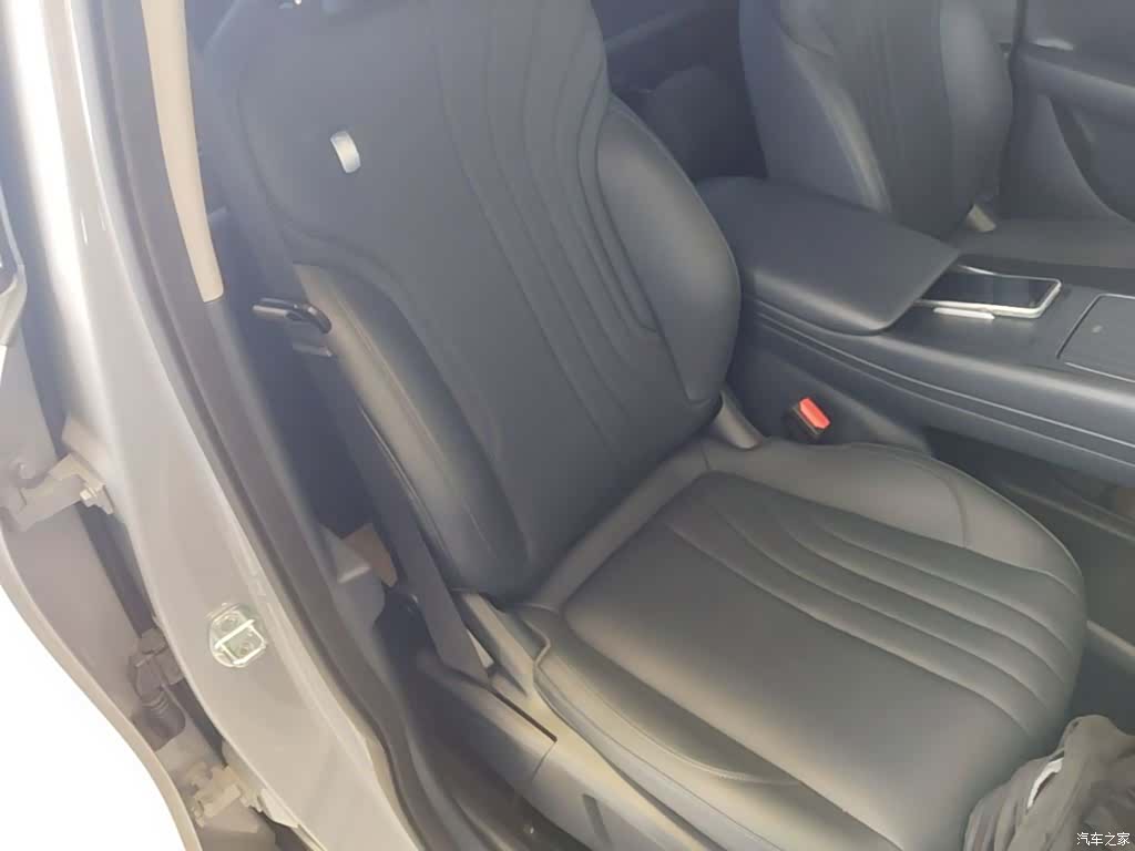 Geely Galaxy E5, 2025 25
