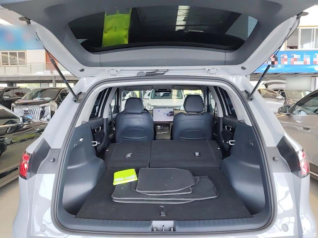 Geely Galaxy E5, 2025 19