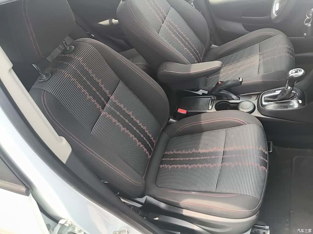 Buick Encore, 2015 25