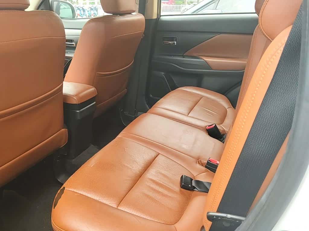 Mitsubishi Outlander, 2016 17