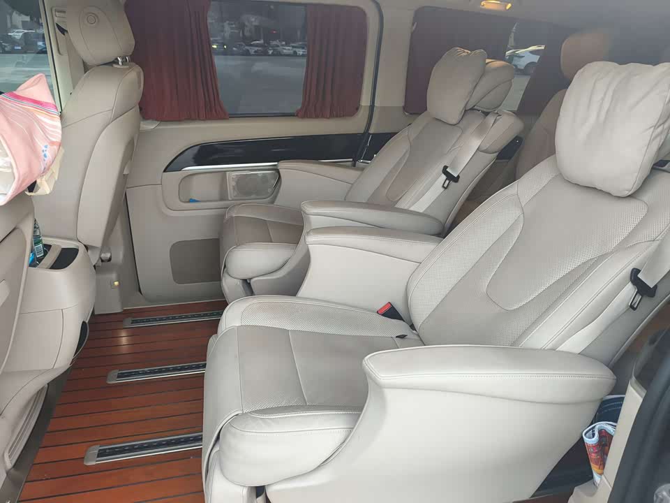 Mercedes-Benz V-class