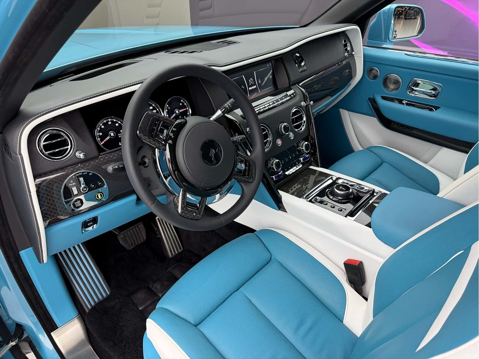 Rolls-Royce Cullinan, 2022 все фото