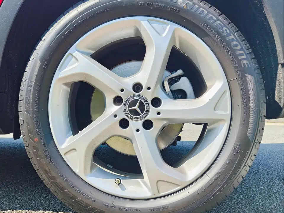 Mercedes-Benz GLA Mercedes-Benz GLA
