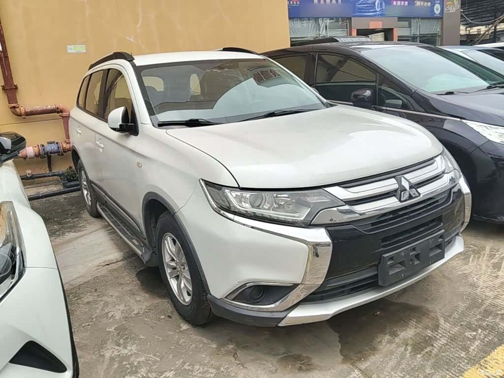 Mitsubishi Outlander, 2016 4
