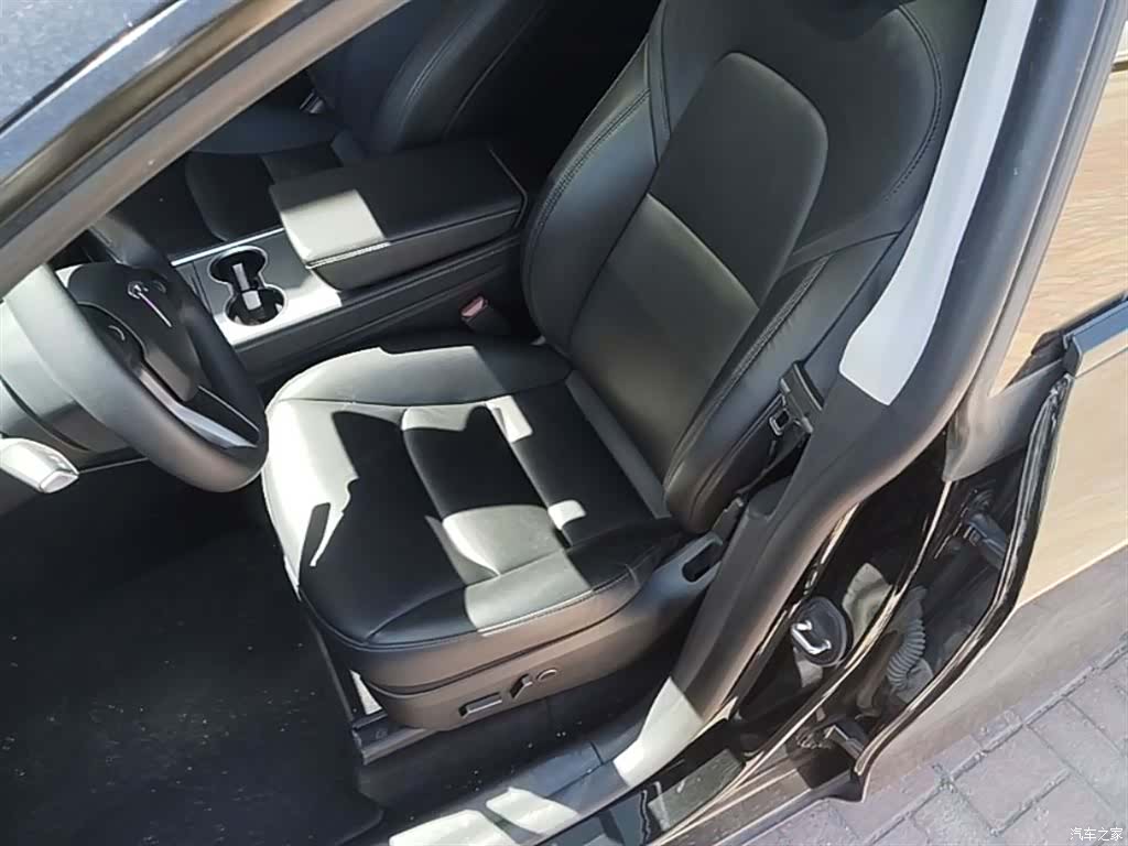 Tesla Model Y, 2024 15