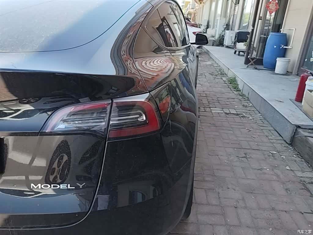 Tesla Model Y, 2024 8