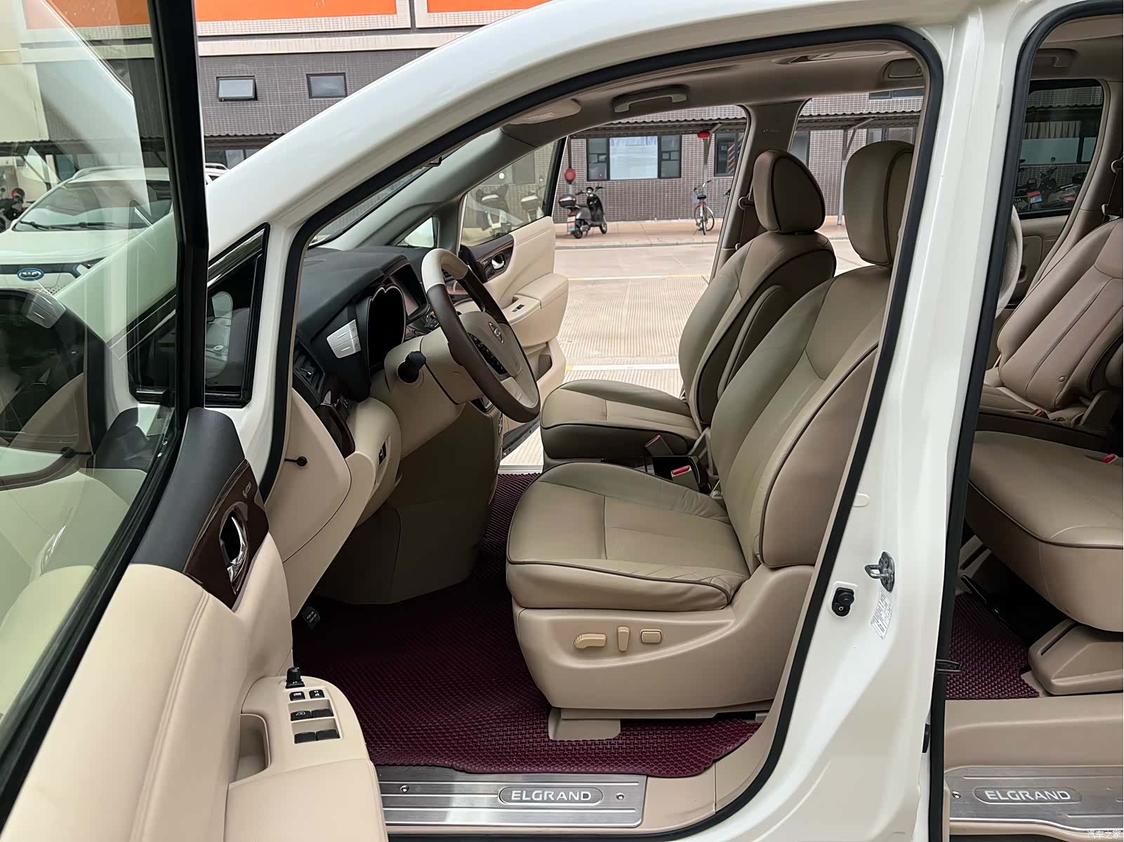 Nissan SL, 2014 7