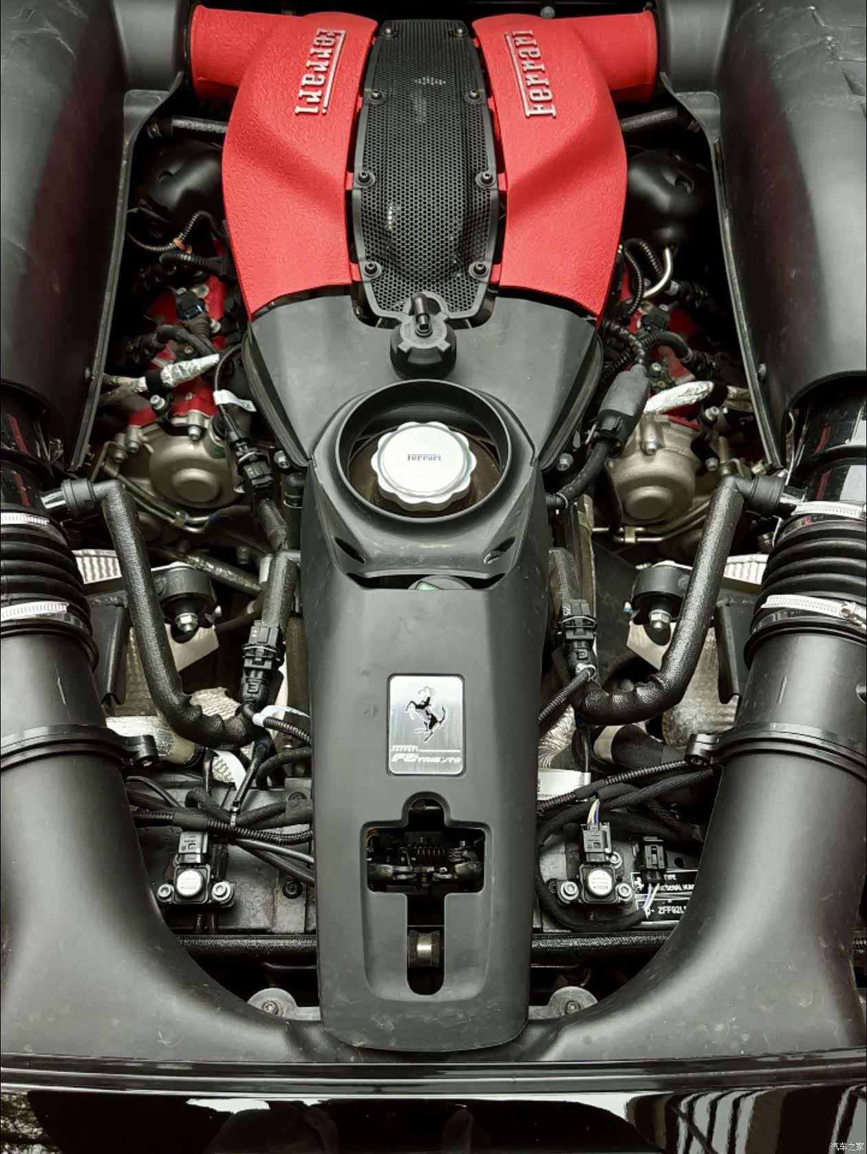 Ferrari F8, 2023 15