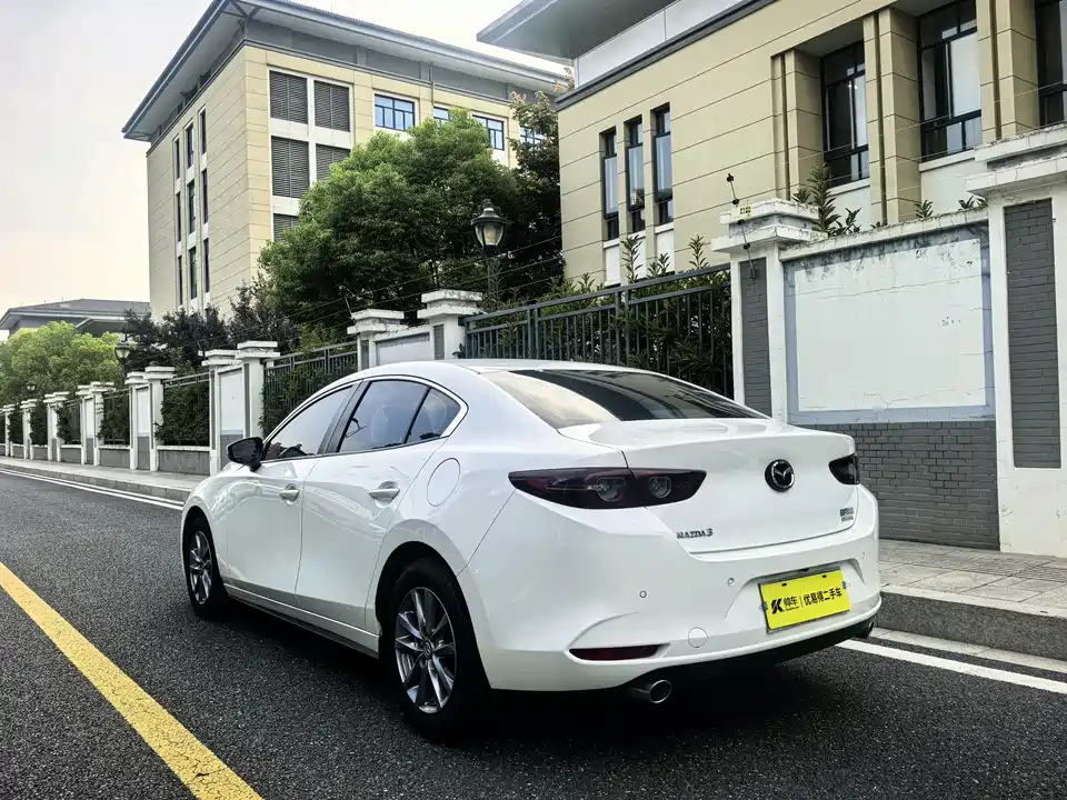 Mazda 3 Angkesaila