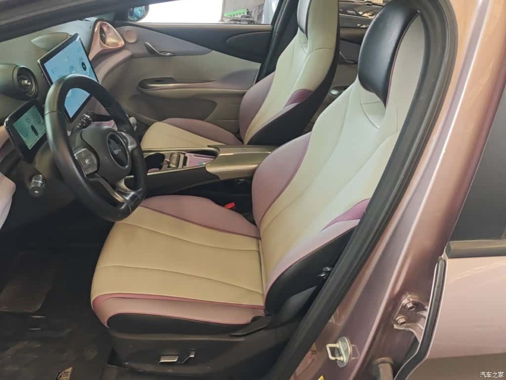 BYD Dolphin, 2022 15