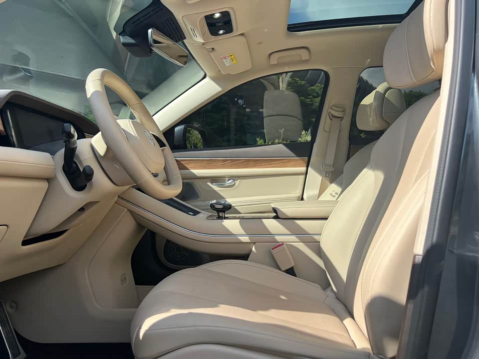 AITO Ask the world M7