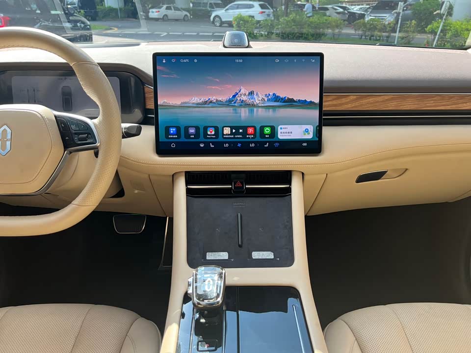 AITO Ask the world M7