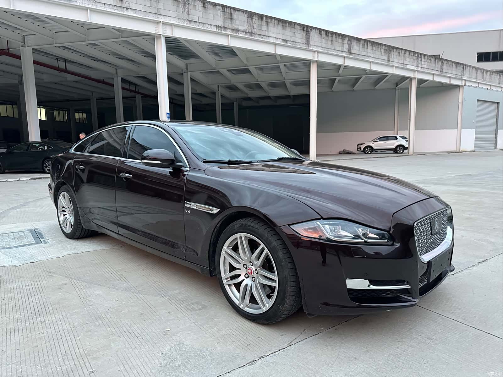 Jaguar XJ, 2018 3