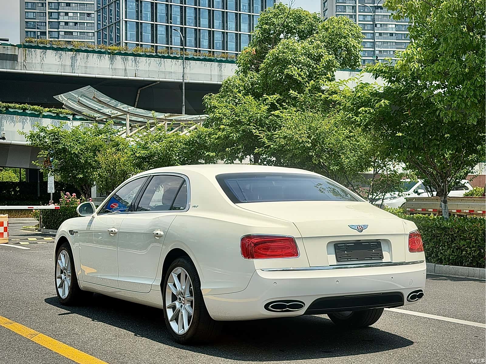 Bentley Flying Spur, 2020 6