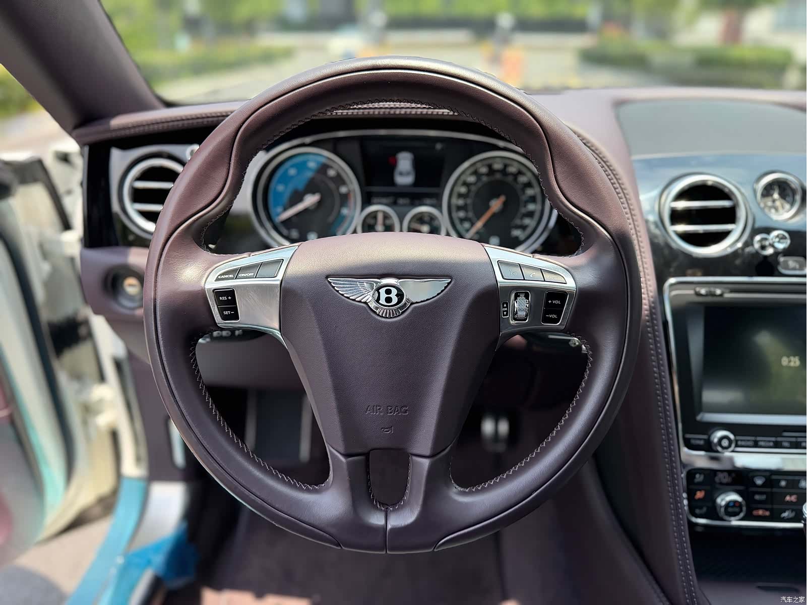Bentley Flying Spur, 2020 10