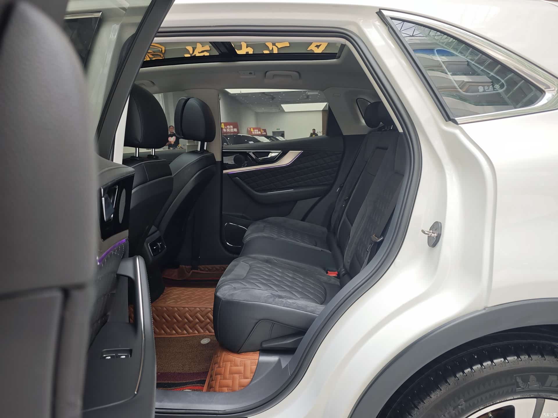 Hongqi HS5, 2019 11