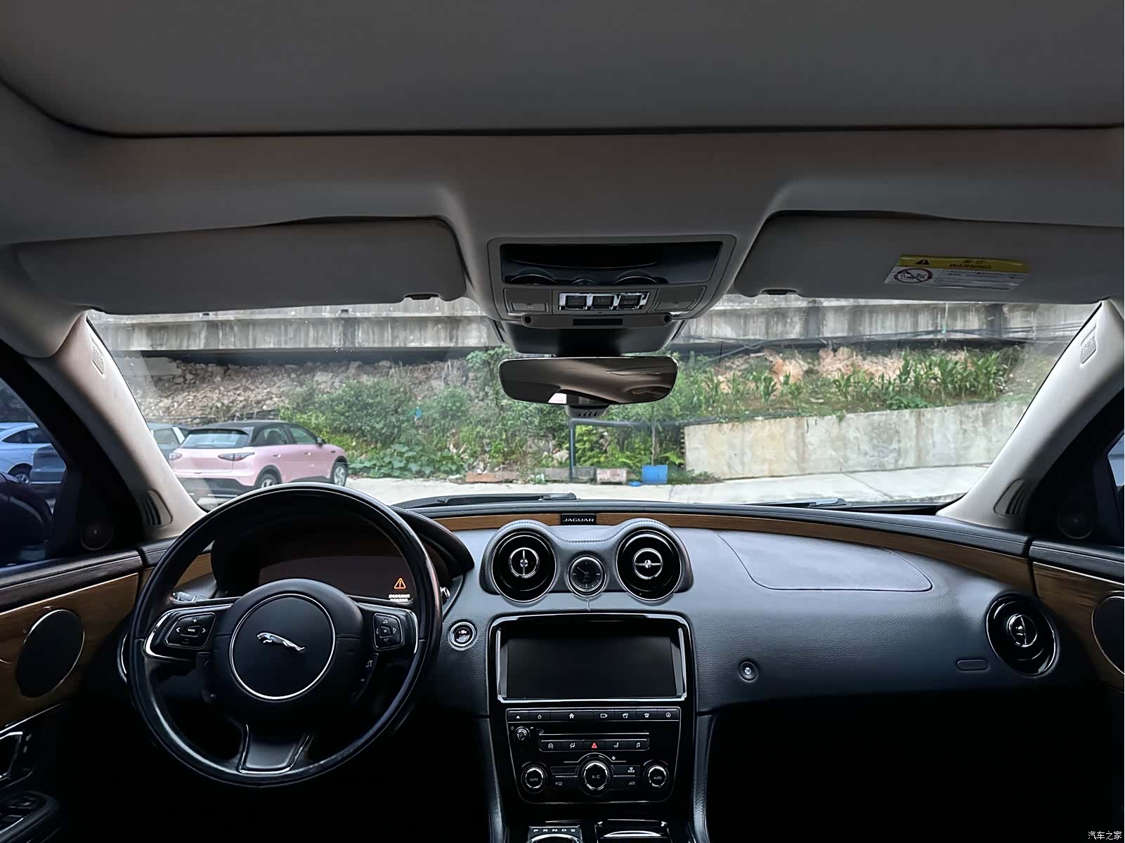 Jaguar XJ, 2018 6