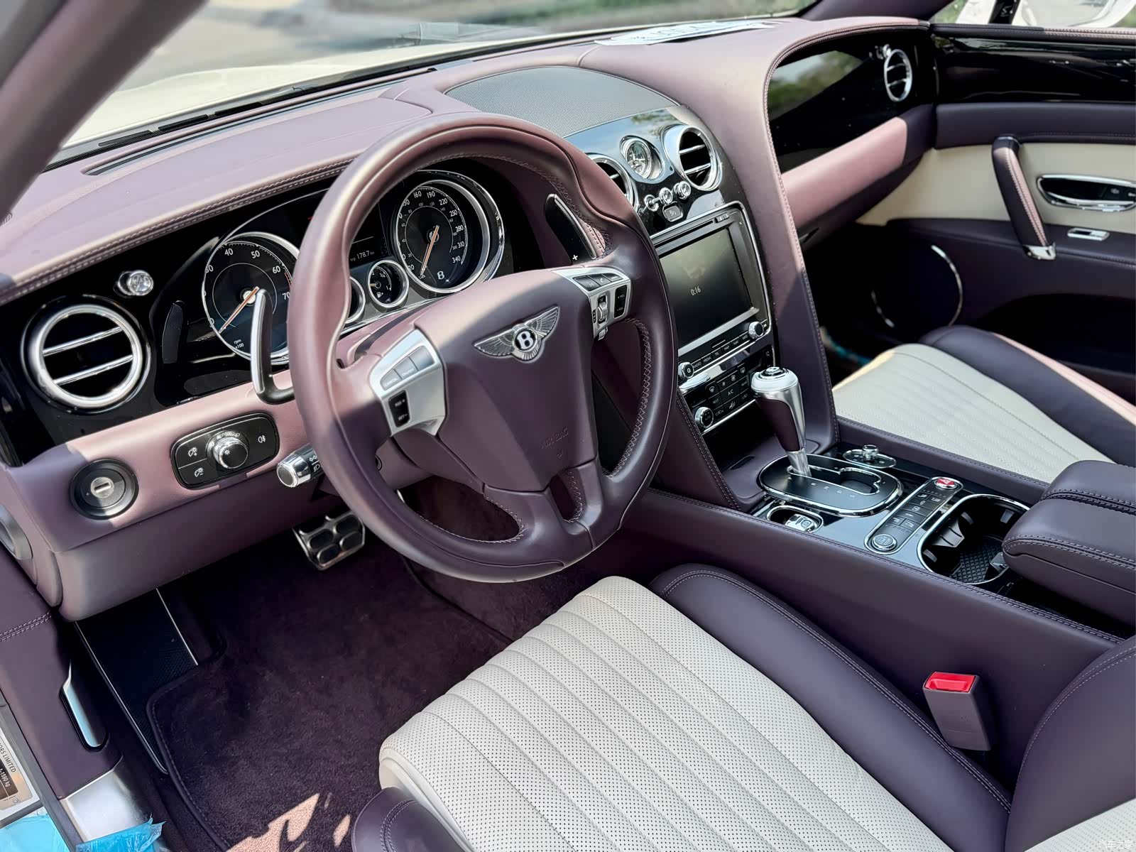 Bentley Flying Spur, 2020 8