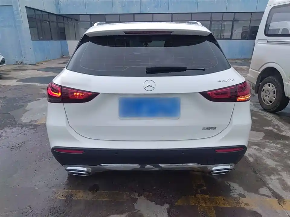 Mercedes-Benz GLA Mercedes-Benz GLA