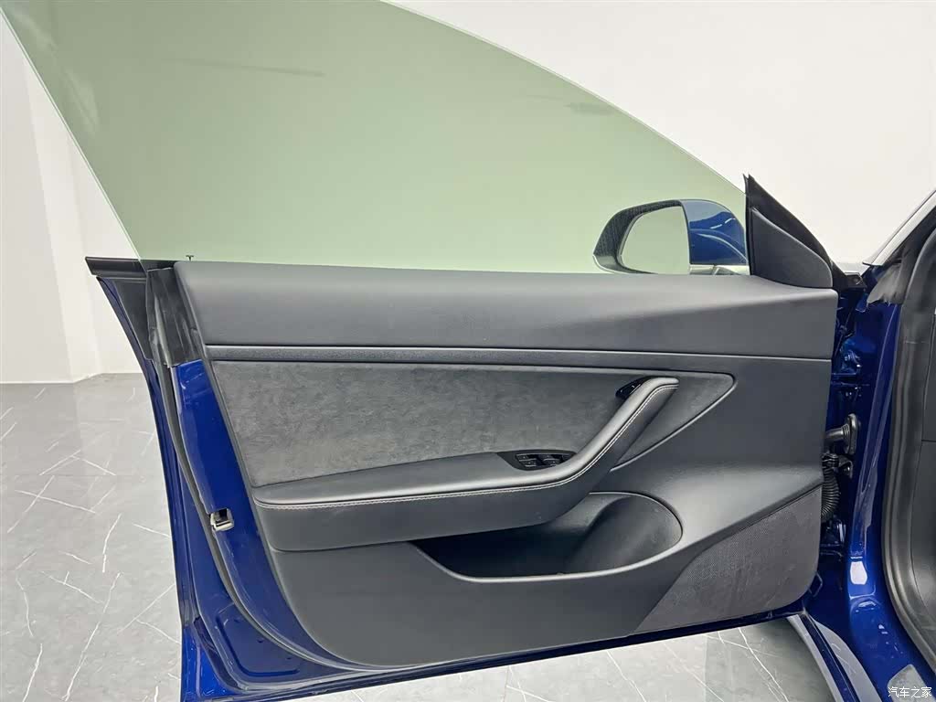 Tesla Model 3, 2020 13