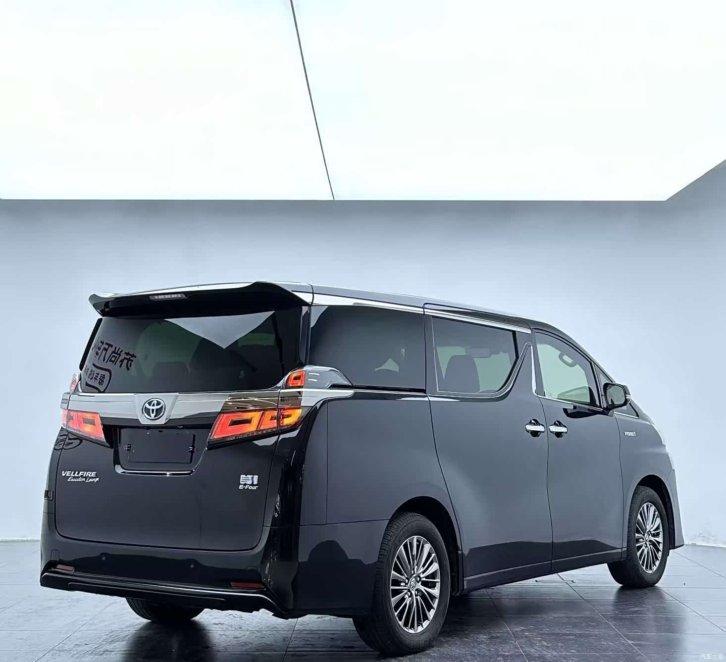 Toyota Vellfire, 2019 3