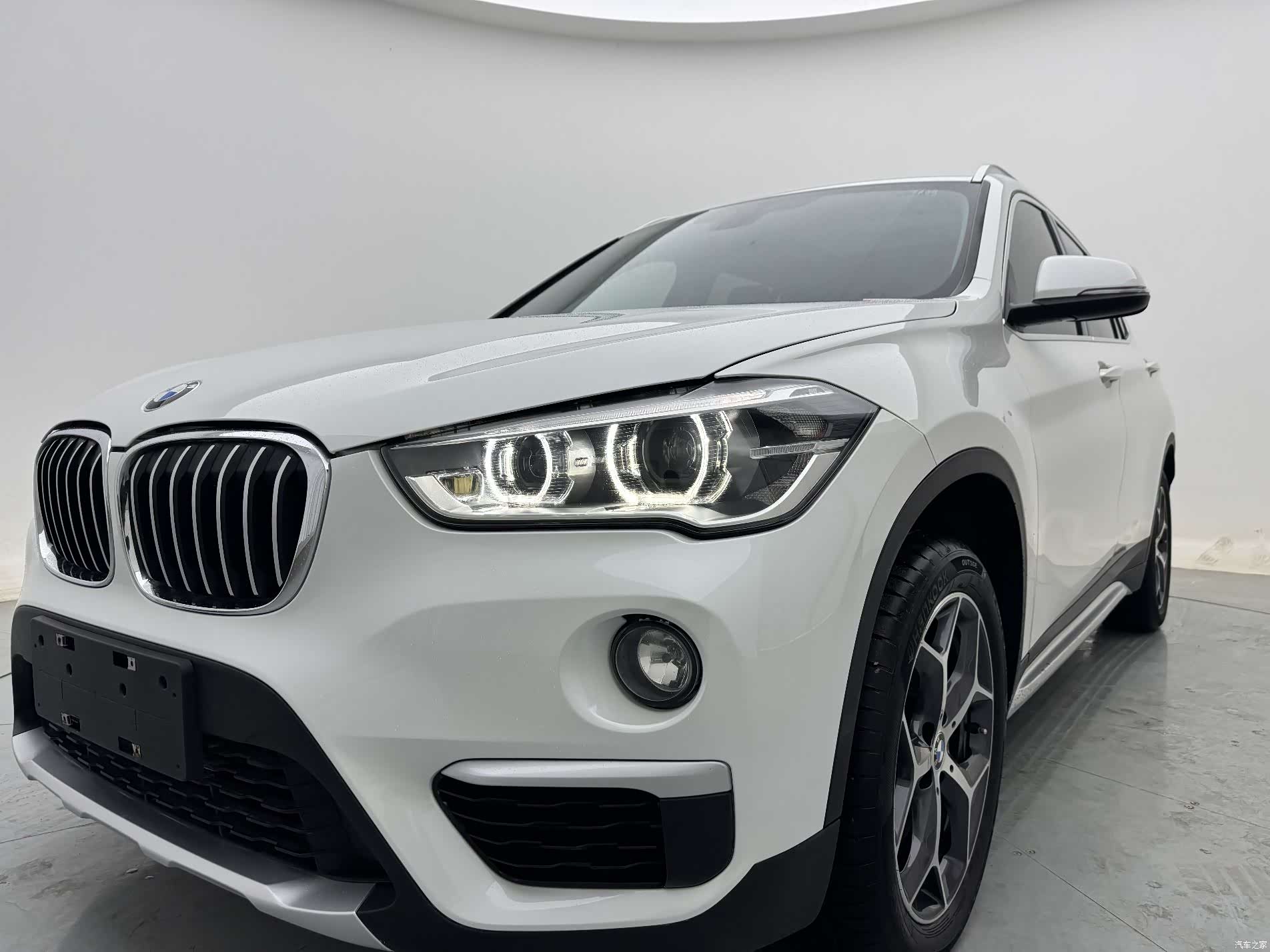 BMW X1, 2019 все фото