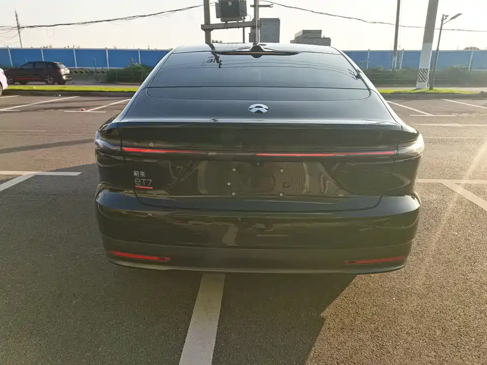 NIO ET7