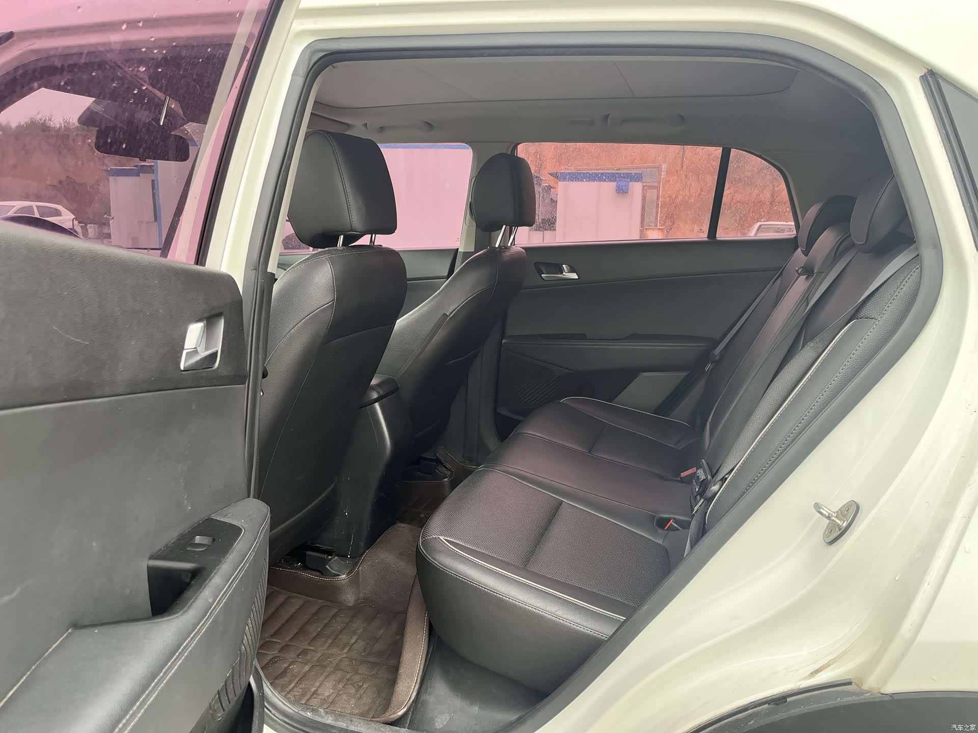 Hyundai ix25, 2015 3