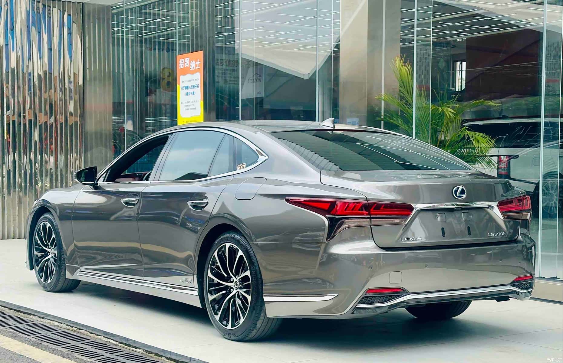 Lexus LS, 2021 все фото