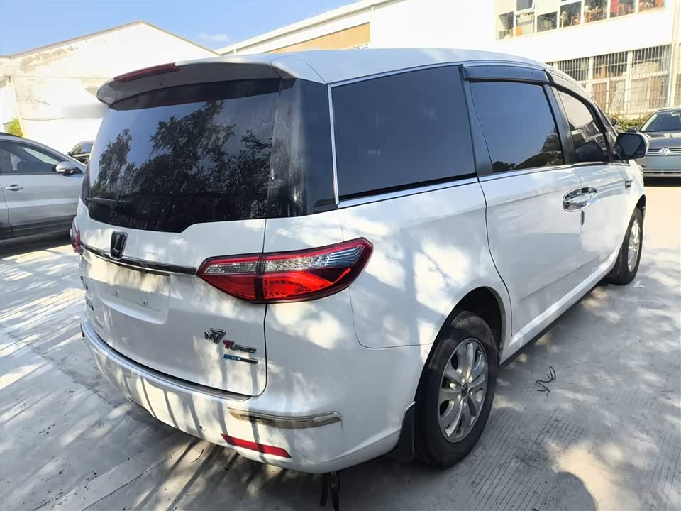 Luxgen Large 7 MPV