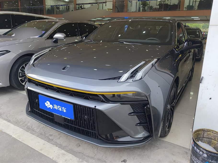 Lynk & Co 03 Lynk & Co 03
