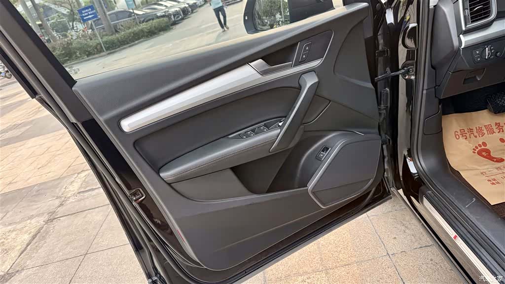 Audi Q5L, 2019 11