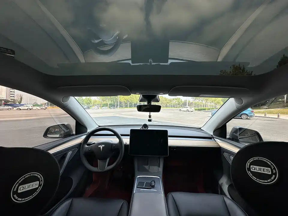Tesla Model Y Tesla Model Y