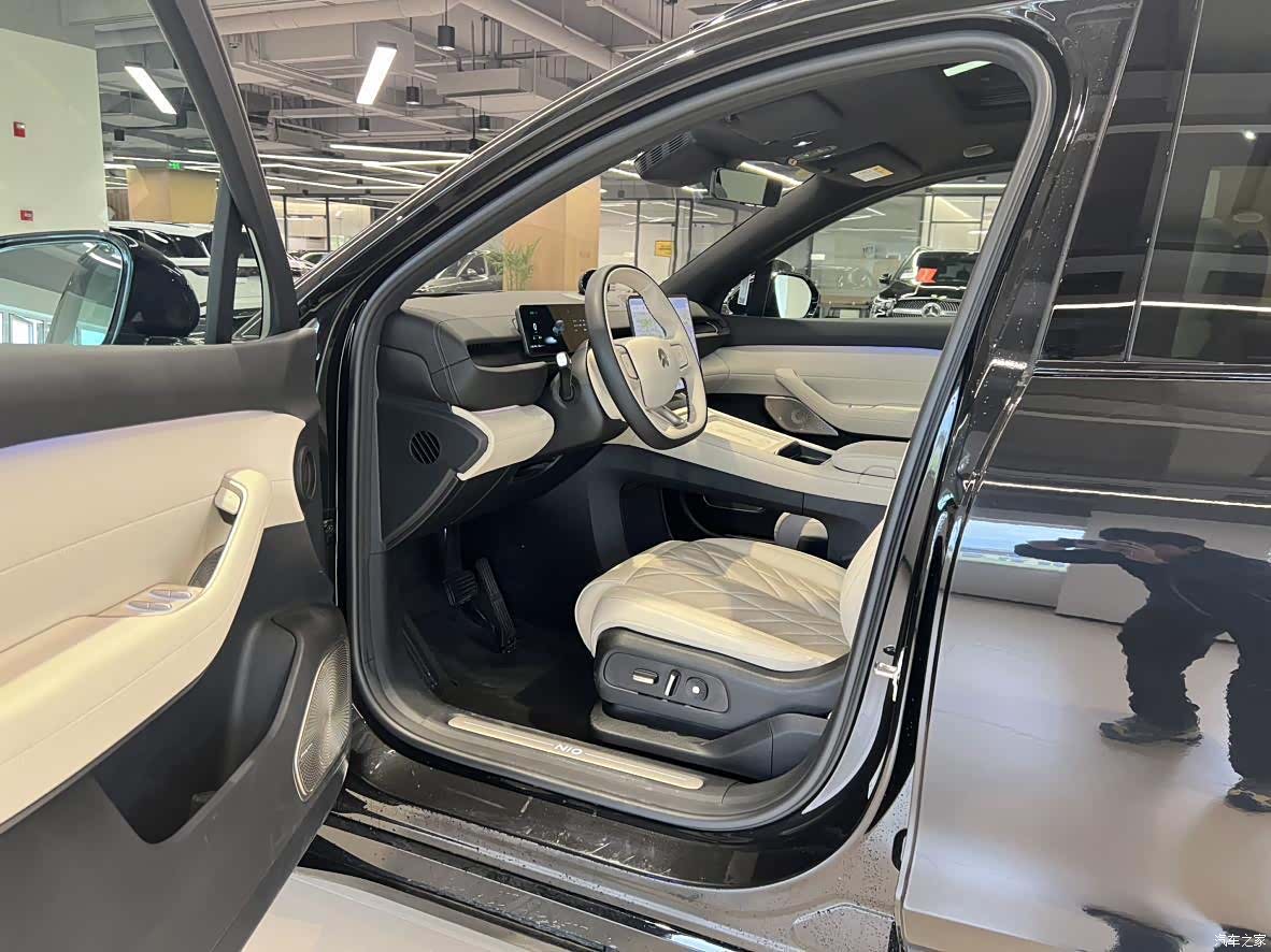 NIO ES6, 2025 8