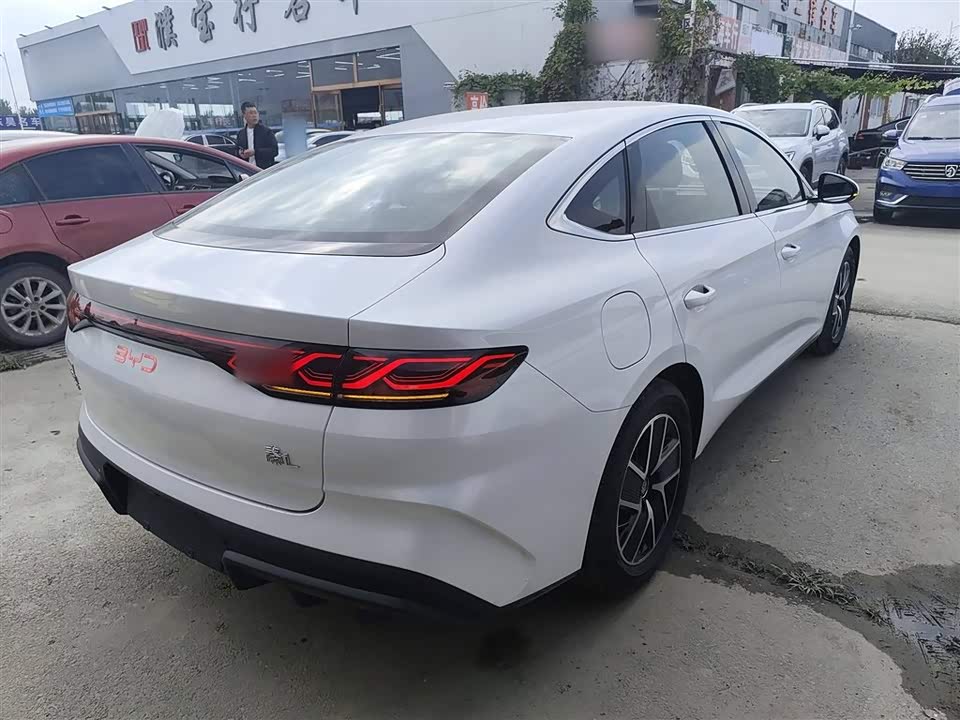 BYD Qin L BYD Qin L