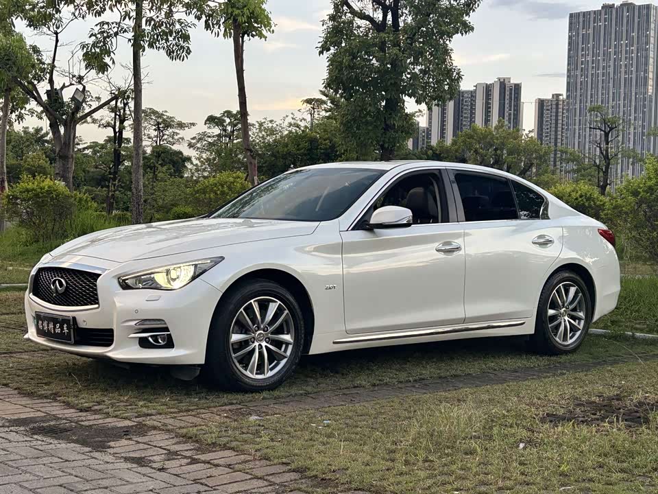 Infiniti Q50L