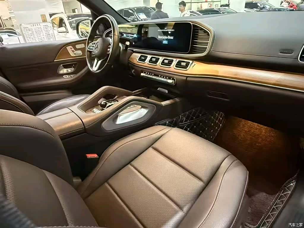 Maybach GLS, 2022 4