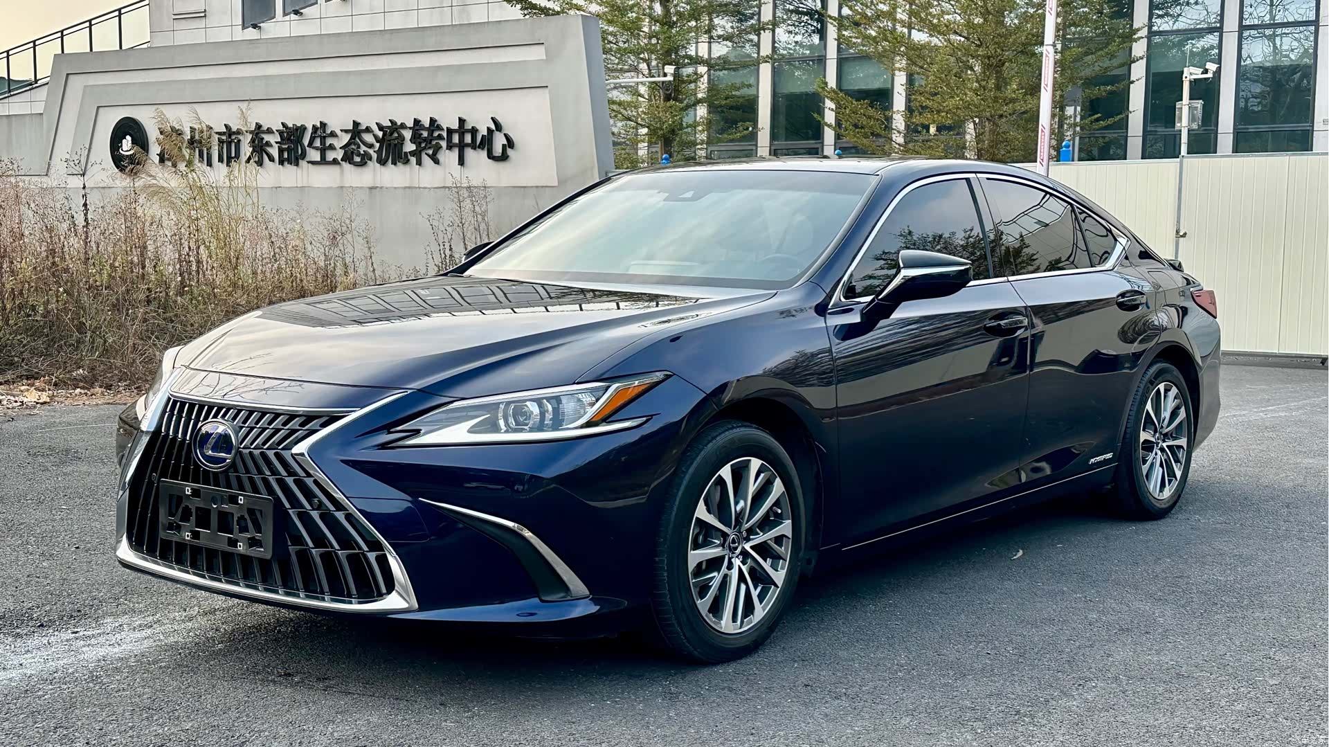 Lexus ES, 2022 1