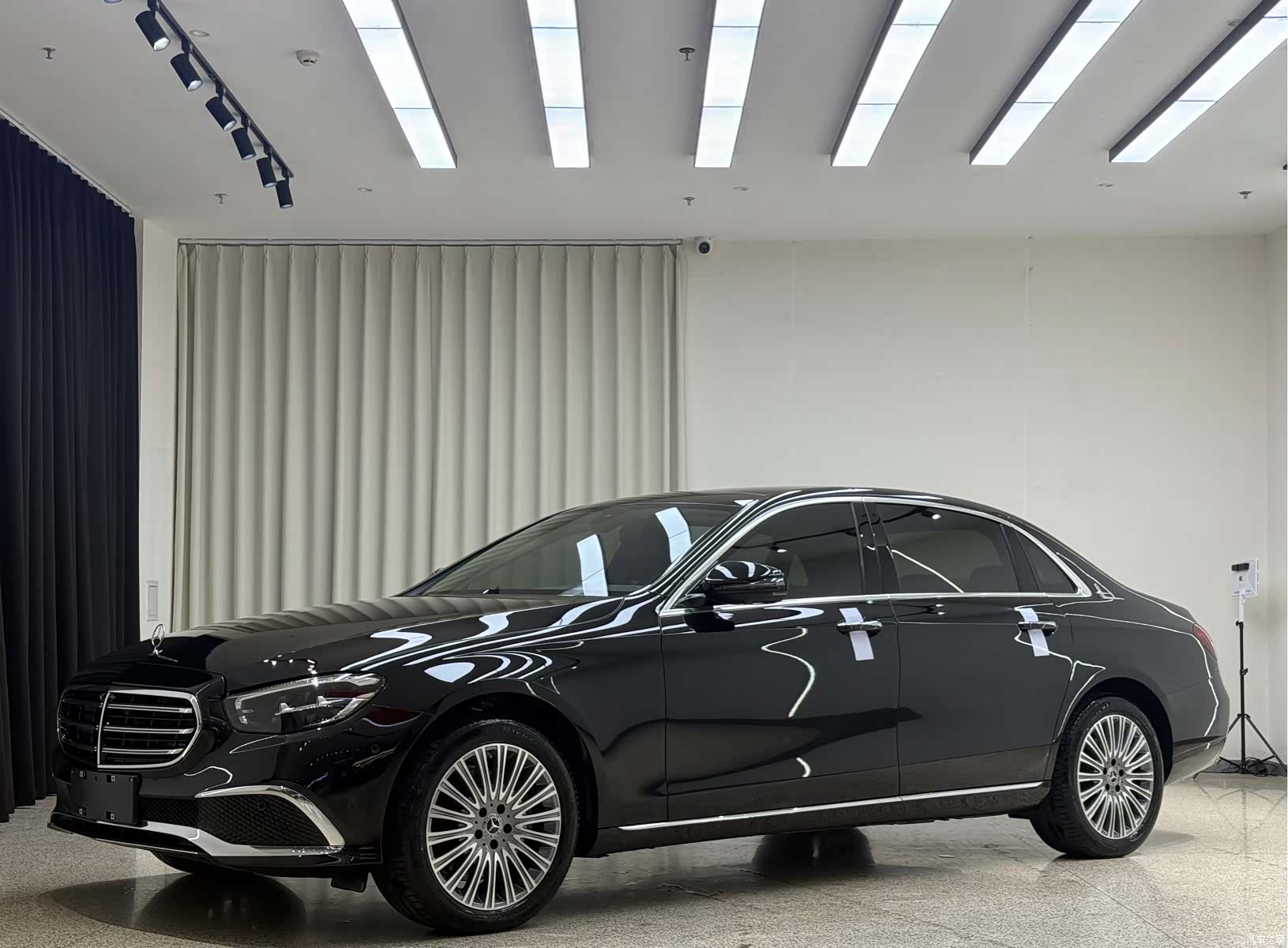 Mercedes-Benz E-Class, 2023 1