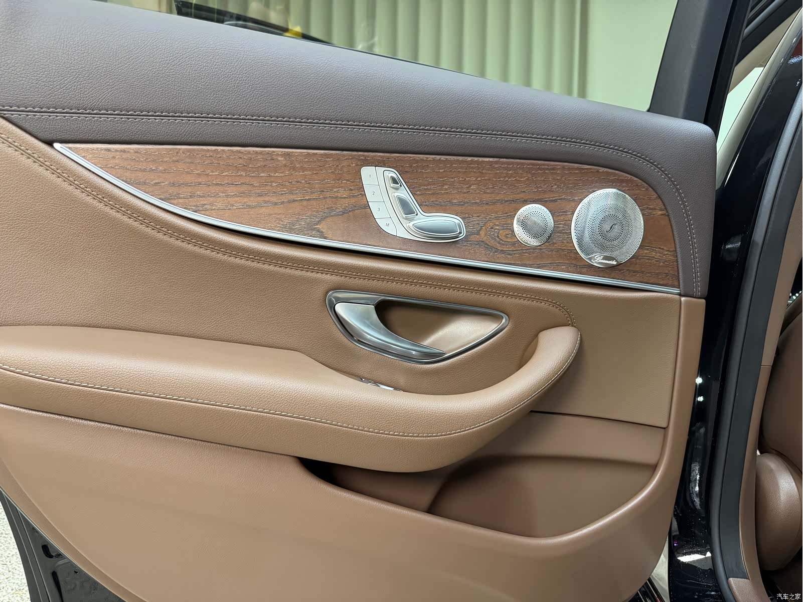 Mercedes-Benz E-Class, 2023 21