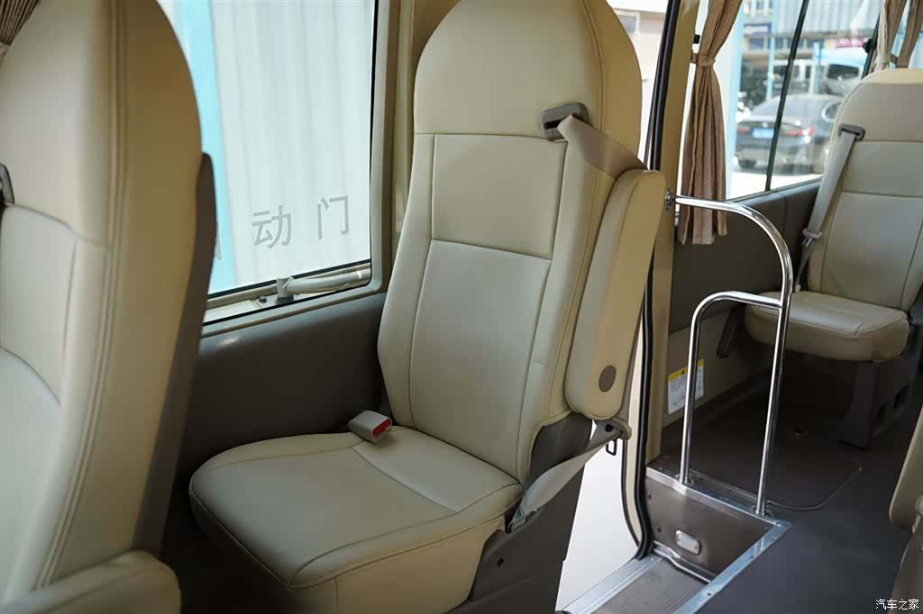 Toyota Coaster, 2016 20