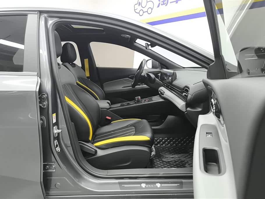 Trumpchi Shadow Leopard