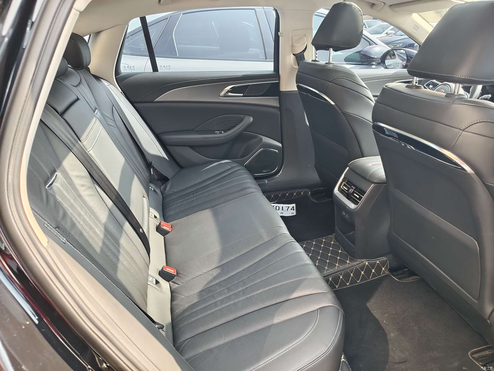 Hongqi H5, 2023 10