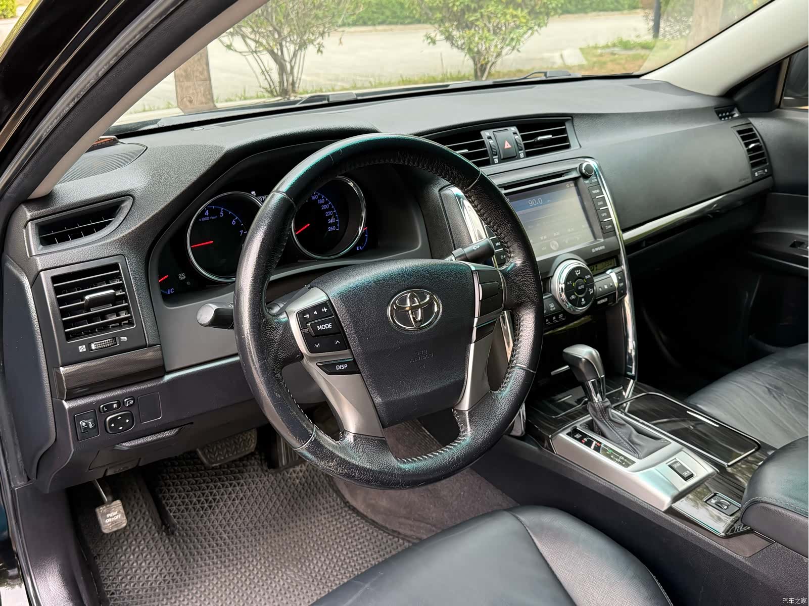 Toyota 2.5V, 2013 4