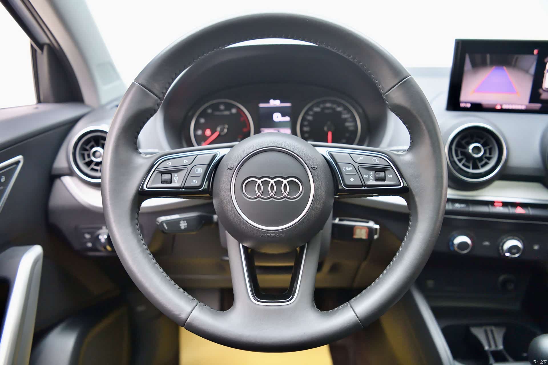 Audi Q2L, 2021 7